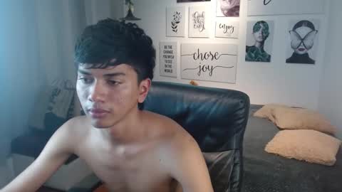 markbowie online show from November 28, 7:21 pm