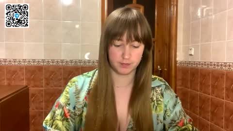Snapshot of maroonmoon_ chatting on October 3, 8:39 pm Miriam online show from October 3, 8:39 pm