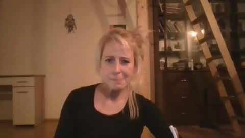 MaryGoRound online show from March 1, 2:15 am