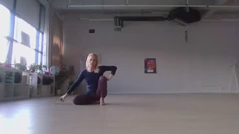 MaryGoRound online show from November 8, 3:15 pm