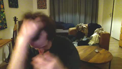 Roger online show from December 24, 9:06 am