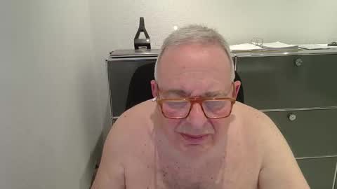 martin_1947 online show from January 18, 12:19 am