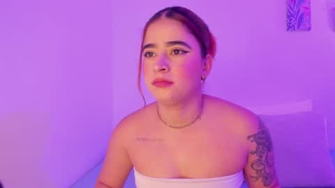 C A R O L I N A  online show from June 19, 6:03 pm