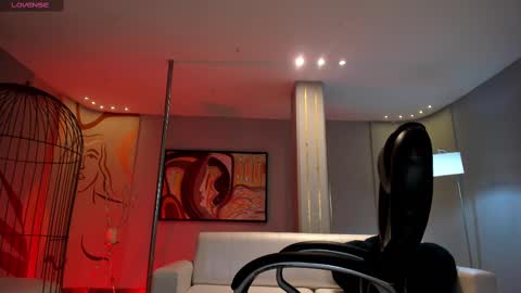 Martinna Bonnet online show from February 17, 10:29 am