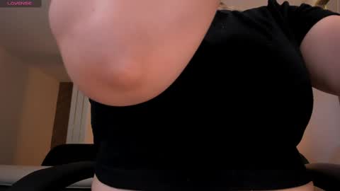 Martinna Bonnet online show from February 13, 11:06 am