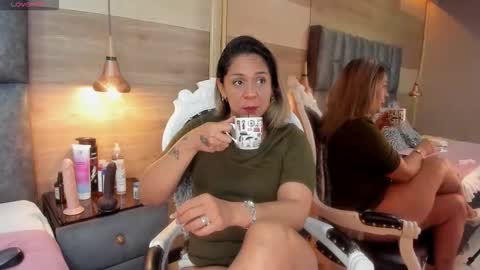 maryhawkey online show from February 16, 11:30 am