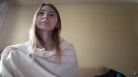 Snapshot of marylynreifsnider chatting on October 23, 7:21 am Hi My name is Elina Im 18 years old. online show from October 23, 7:21 am