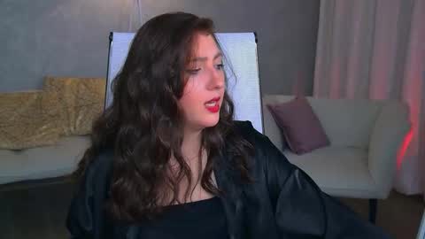Snapshot of marymillerr chatting on October 22, 11:45 am Mary Miller online show from October 22, 11:45 am