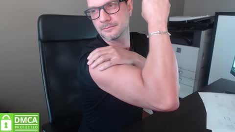 Snapshot of maschiodavide89 chatting on October 2, 11:31 am David online show from October 2, 11:31 am