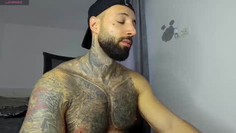 masculineguy69 online show from December 5, 9:30 am