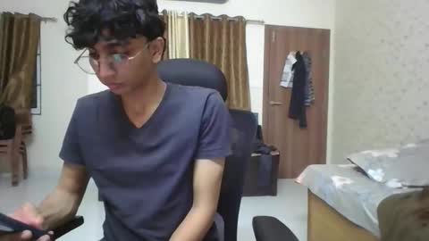 Mask Boy online show from December 18, 6:03 pm