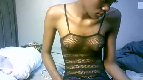 maskgang001 online show from October 16, 3:06 am