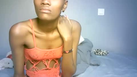 maskgang001 online show from October 21, 2:05 am