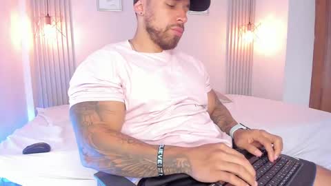 Snapshot of mason_fit chatting on September 19, 3:05 pm Mason Andre online show from September 19, 3:05 pm
