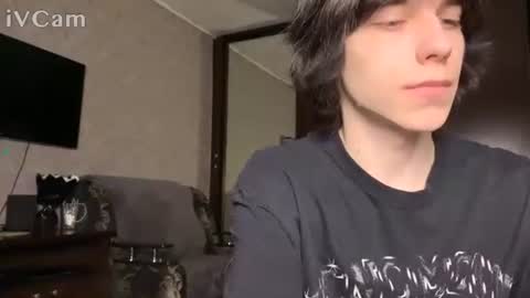 masonsilver_ online show from April 10, 3:39 pm