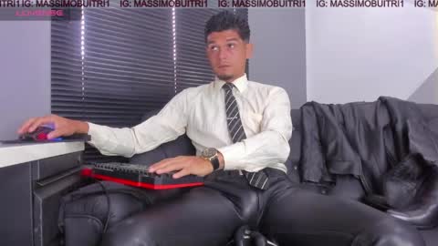 I am Massimo online show from June 2, 1:02 pm