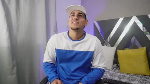 Snapshot of massimo_vidal chatting on October 4, 5:16 am massimo_vidal online show from October 4, 5:16 am