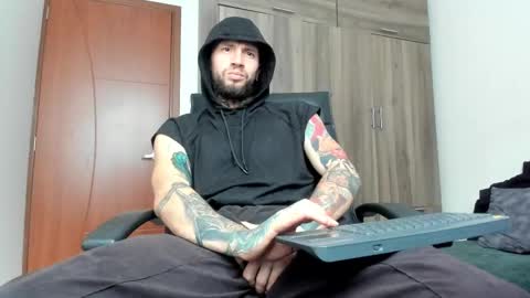 steven  online show from November 4, 9:27 pm