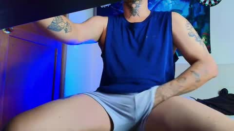 Snapshot of master_zanyn chatting on October 27, 8:25 am master_zanyn online show from October 27, 8:25 am