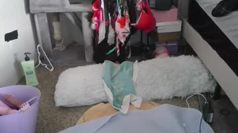 alex online show from April 22, 10:06 pm