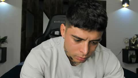 mateo_dilucajs1 online show from January 9, 9:42 pm