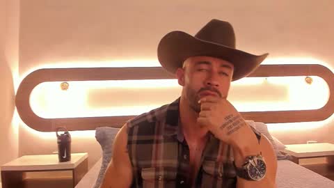 Mateo online show from March 8, 2:32 pm