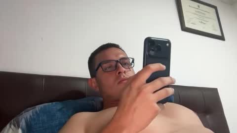 Mateo online show from April 12, 9:08 pm