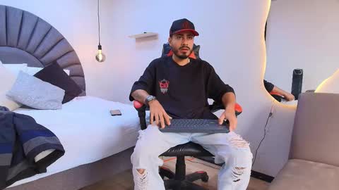 Matthew online show from February 26, 8:56 pm