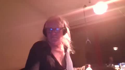 Snapshot of matthy60 chatting on October 25, 4:46 am Matthias online show from October 25, 4:46 am