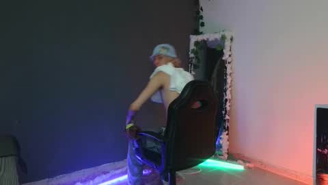 mattias     online show from October 23, 5:25 pm