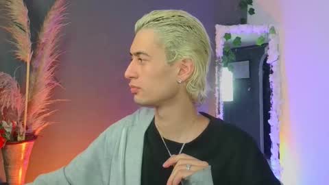 mattias     online show from October 2, 2:21 am