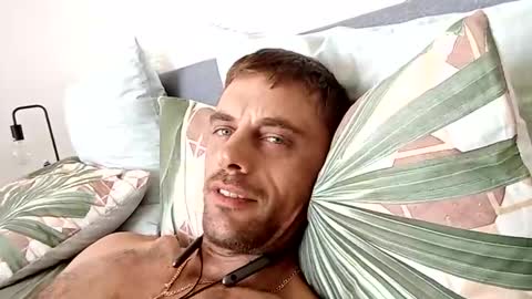 mattlesnake_101 online show from April 1, 11:56 pm