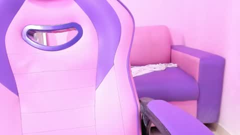 call me mommy online show from September 10, 4:08 pm