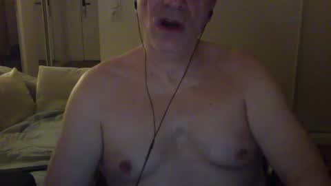 maturehotman online show from February 3, 10:00 pm