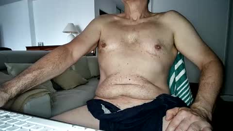 maturehotman online show from November 16, 7:43 am