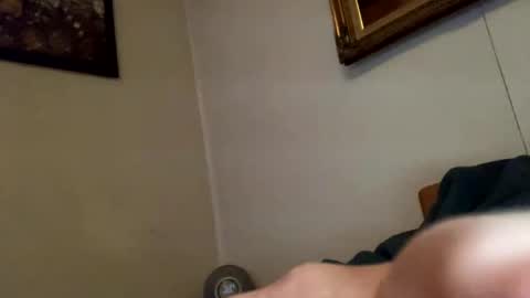 Snapshot of maturejerky chatting on January 15, 10:35 pm maturejerky online show from January 15, 10:35 pm