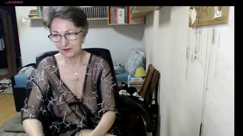 maturekate online show from September 23, 7:24 am