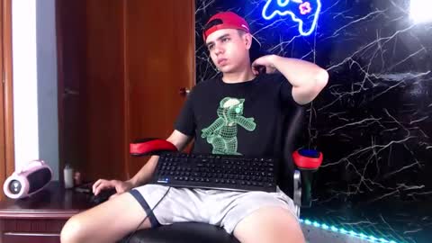 Matias online show from December 10, 7:22 pm