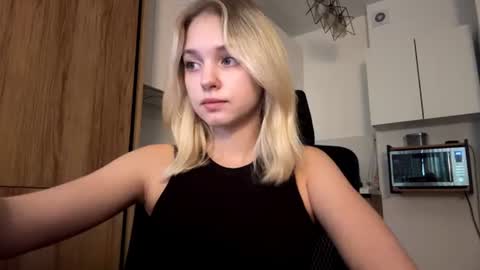 Eva  1st day online show from July 21, 10:39 am