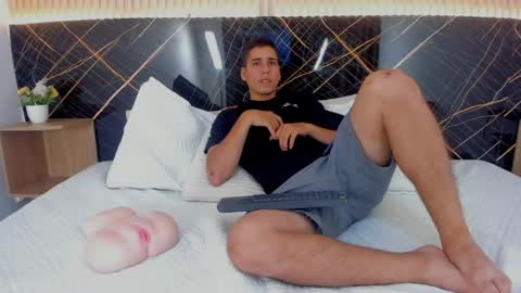 mauro_boy online show from June 1, 7:48 pm