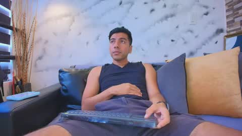 Max Hornye online show from April 1, 7:00 pm