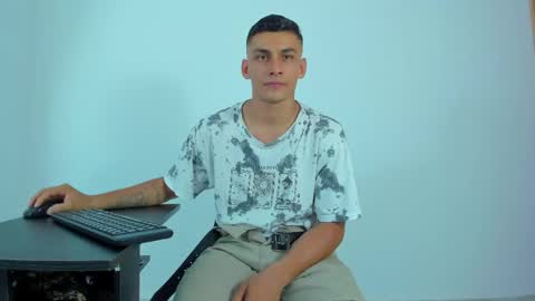 MAX     online show from May 18, 3:16 am
