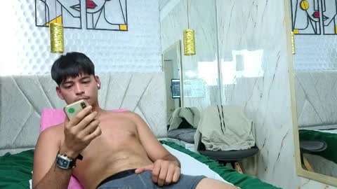 max_wine_ online show from April 10, 2:11 pm