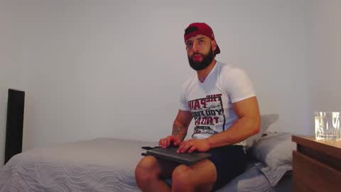 max_xl_ online show from February 18, 3:45 pm