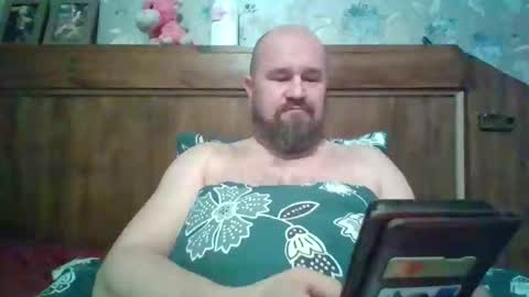 maxhunter online show from April 9, 10:04 pm