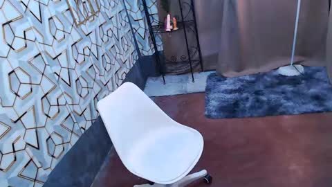 Reyn online show from February 20, 3:56 am