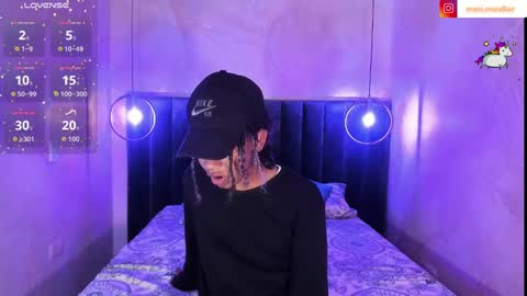 maxim online show from November 3, 3:07 am