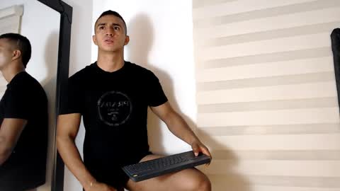 Maximo Sebastian online show from May 17, 6:00 am