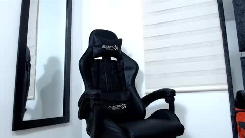 Maximo Sebastian online show from March 2, 1:37 am