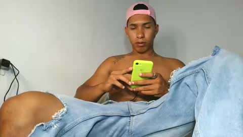 Maximo Aron Vega online show from December 17, 11:44 pm